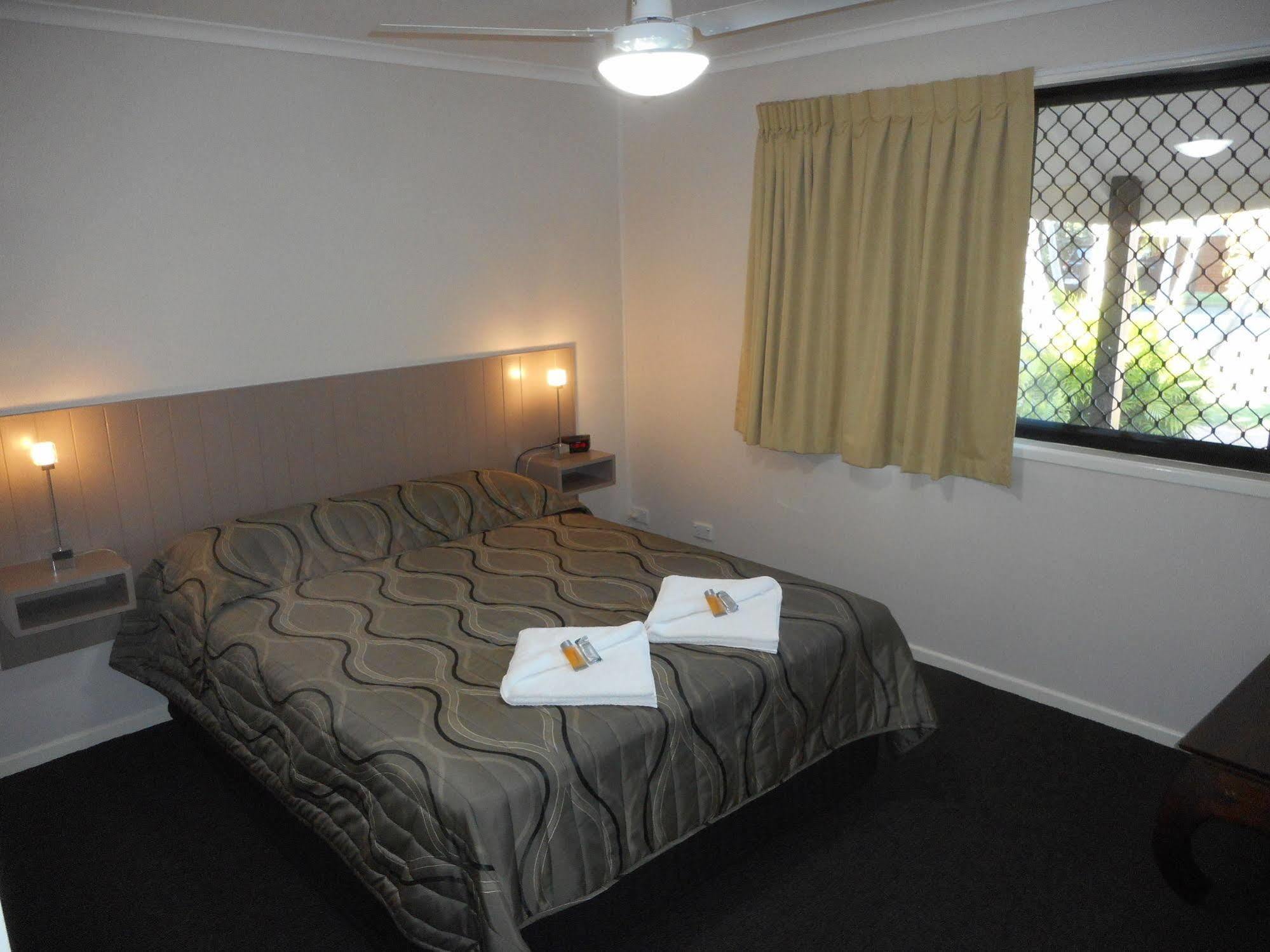 Hervey Bay Colonial Lodge Torquay Экстерьер фото