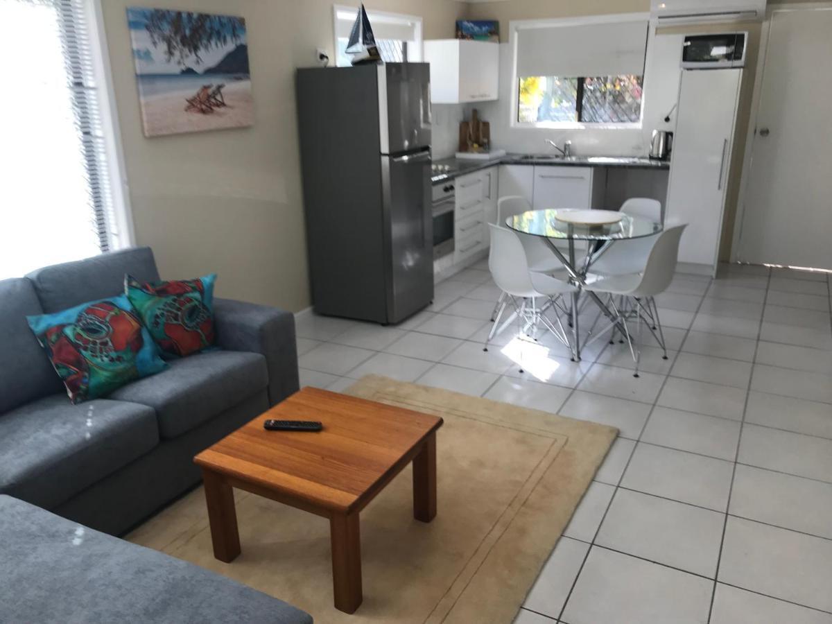 Hervey Bay Colonial Lodge Torquay Экстерьер фото